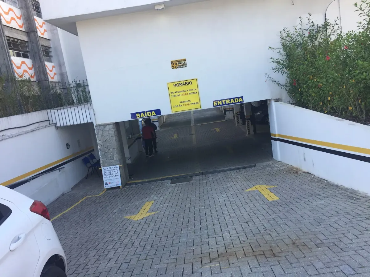Fachada do estacionamento Santa Fé estacionamento