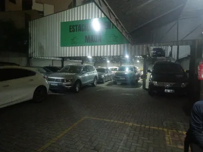 Fachada do estacionamento Estacionamento Mauá
