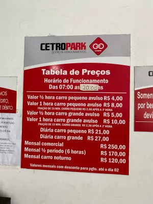 Fachada do estacionamento Cetro Park