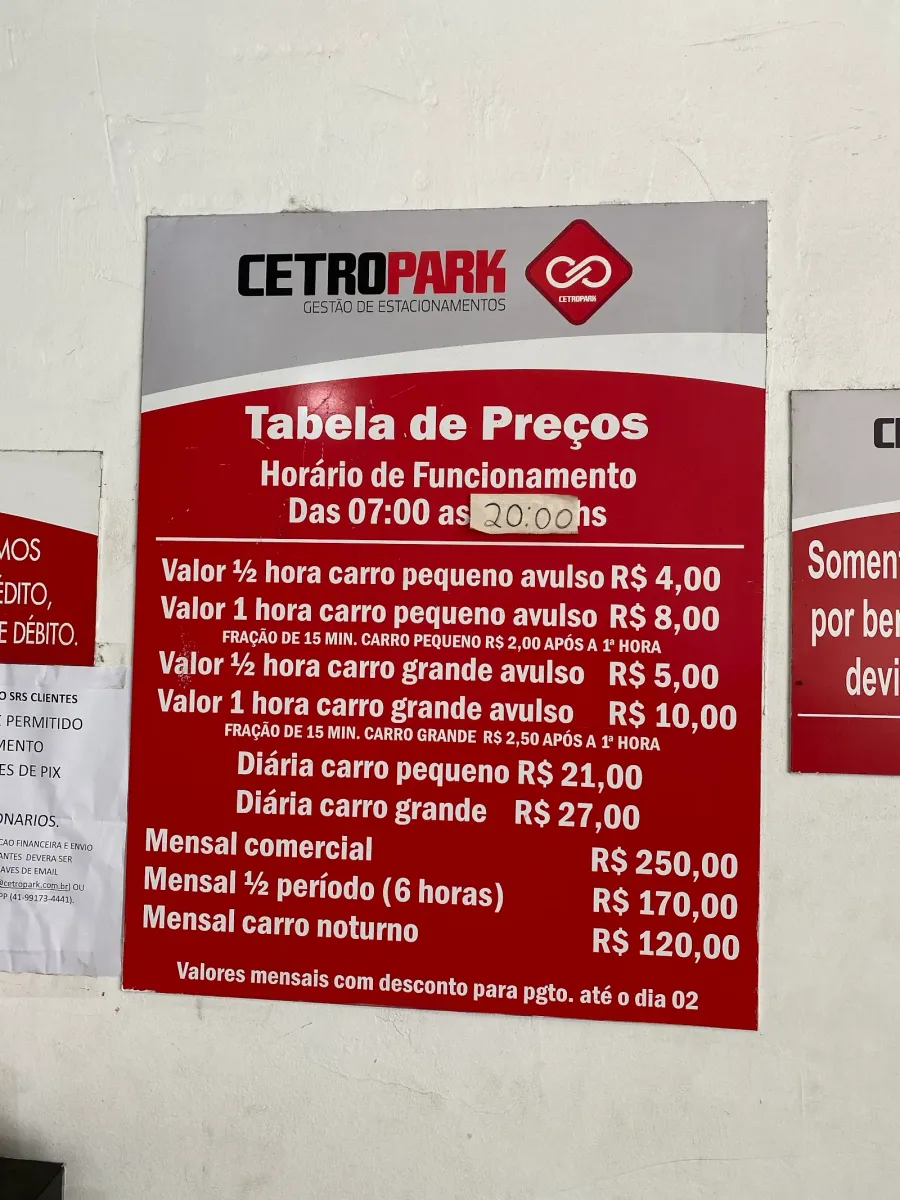 Fachada do estacionamento Cetro Park
