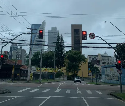 Fachada do estacionamento Estacionamento PRISMA
