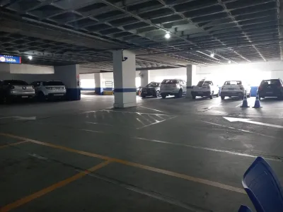 Fachada do estacionamento Autopark - Estacionamento CP&B
