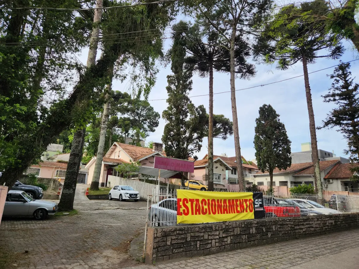 Fachada do estacionamento Estacionamento SF