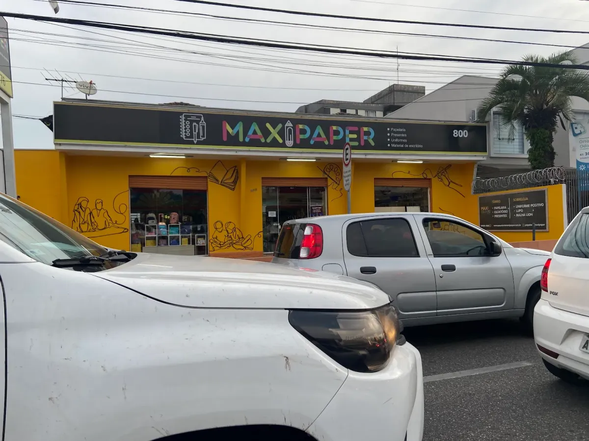 Fachada do estacionamento Maxi Paper