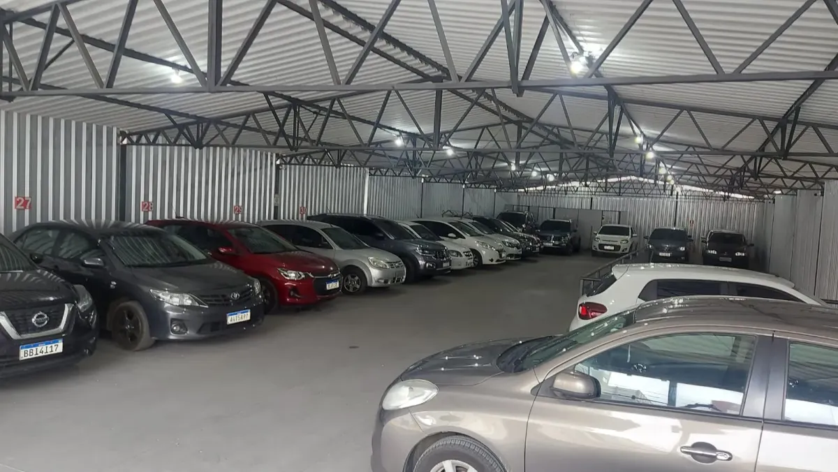 Fachada do estacionamento Pareaqui estacionamento